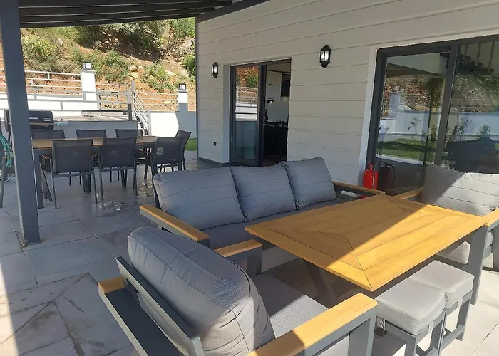 Turuncta Ozel Havuzlu Luks Marın 1