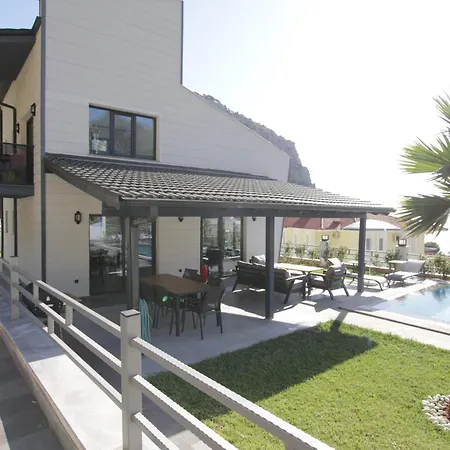 Villa Turuncta Ozel Havuzlu Luks Marin 1