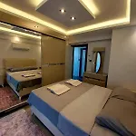 Turuncta Ozel Havuzlu Luks Marin 1 *