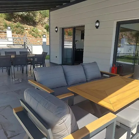 Turuncta Ozel Havuzlu Luks Marin 1 Marmaris